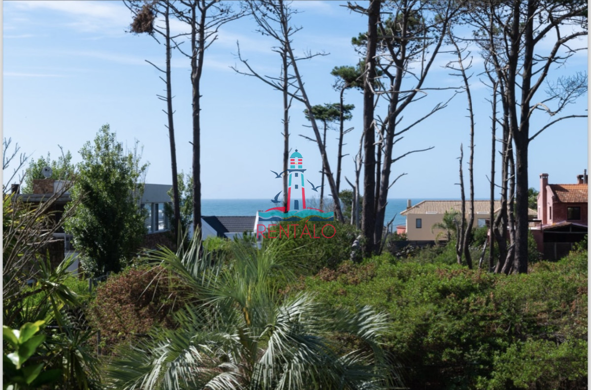 Casa ID.512 - casa en alquiler de temporada en punta del este 4  dormitorios mas dependencia y piscina en Montoya