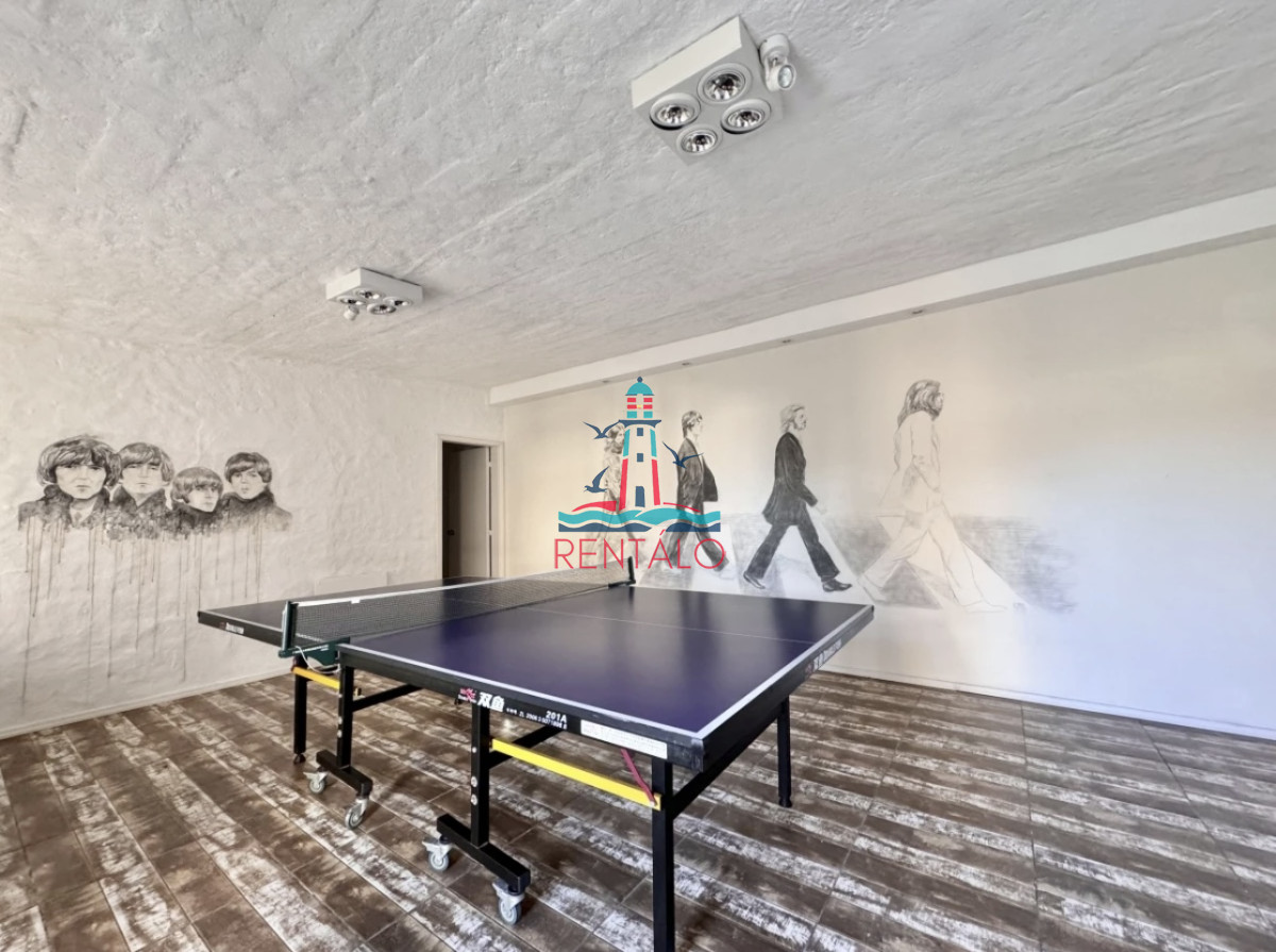 Casa ID.423 - Moderna Casa de 4 Dormitorios en Playa Mansa a 150 metros del Mar