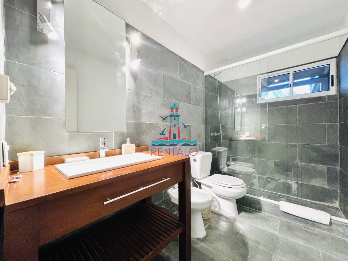 Casa ID.237 - Casa en venta de 5 Dormitorios en Manantiales, Punta del Este