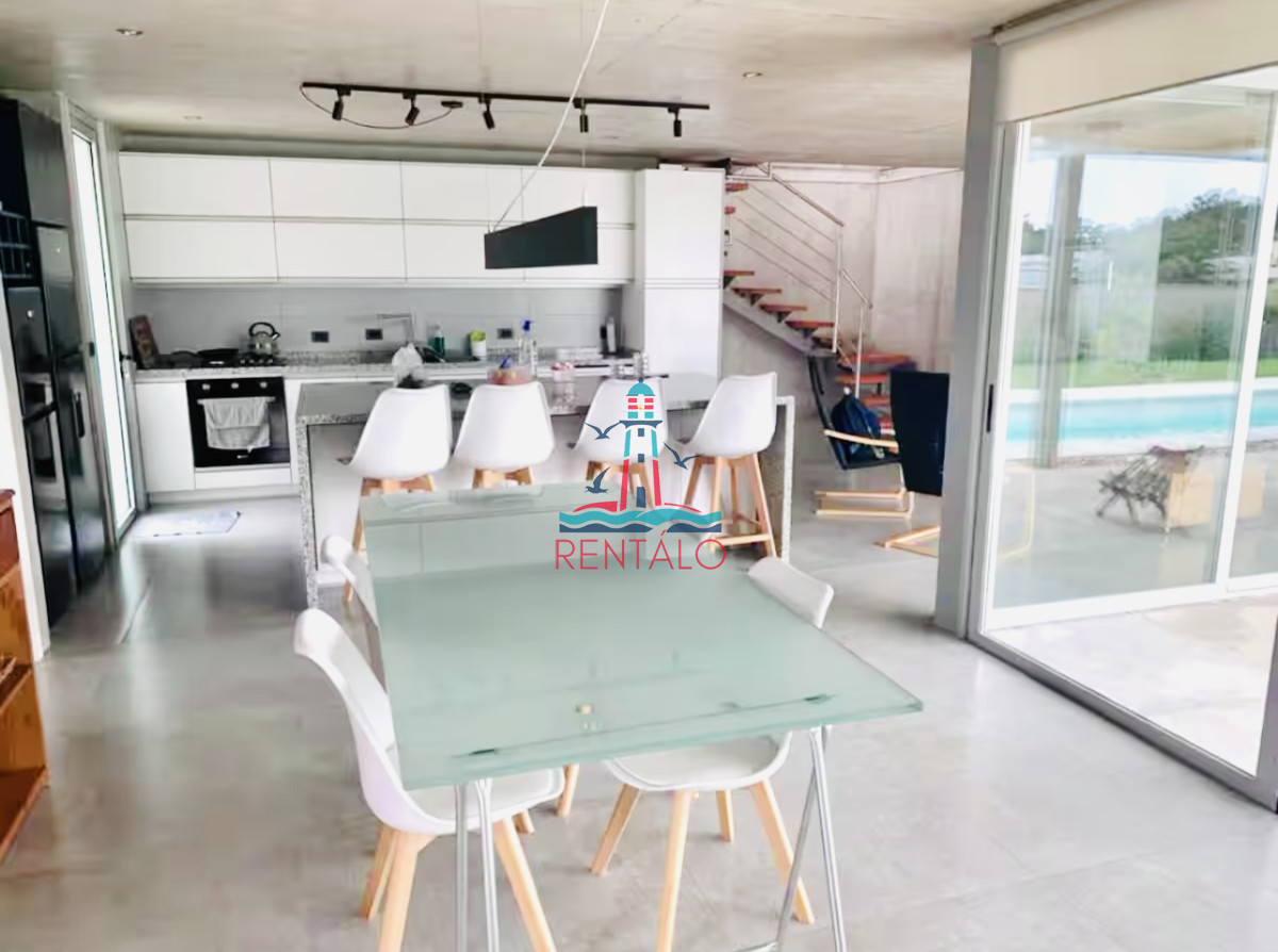Casa ID.472 - Moderna Casa de 4 Dormitorios y Piscina Climatizada en Barrio Privado, Punta del Este