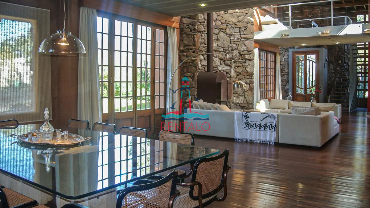 Casa ID.730 - Casa en punta del este de 5 Dormitorios, Piscina y Barbacoa en Barrio Privado, Punta del Este