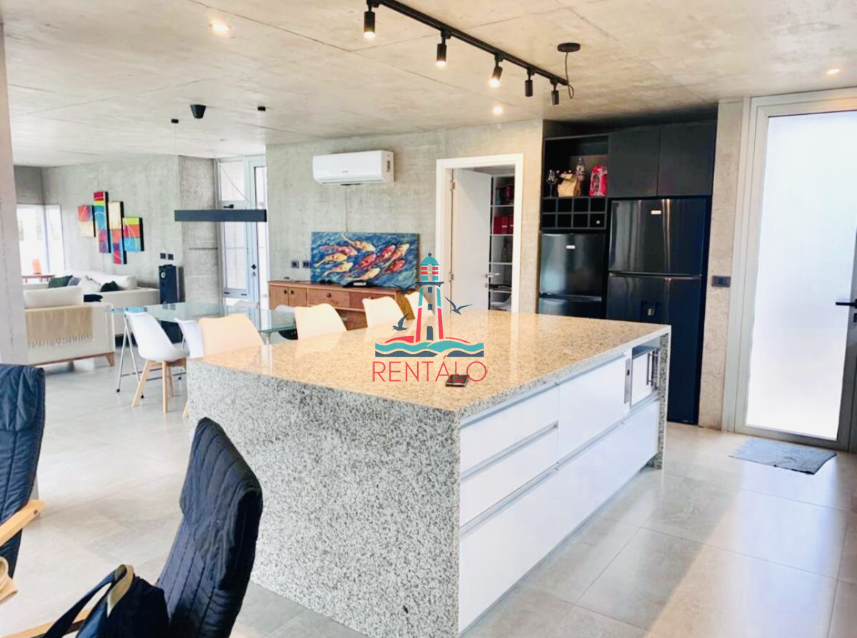 Casa ID.472 - Moderna Casa de 4 Dormitorios y Piscina Climatizada en Barrio Privado, Punta del Este