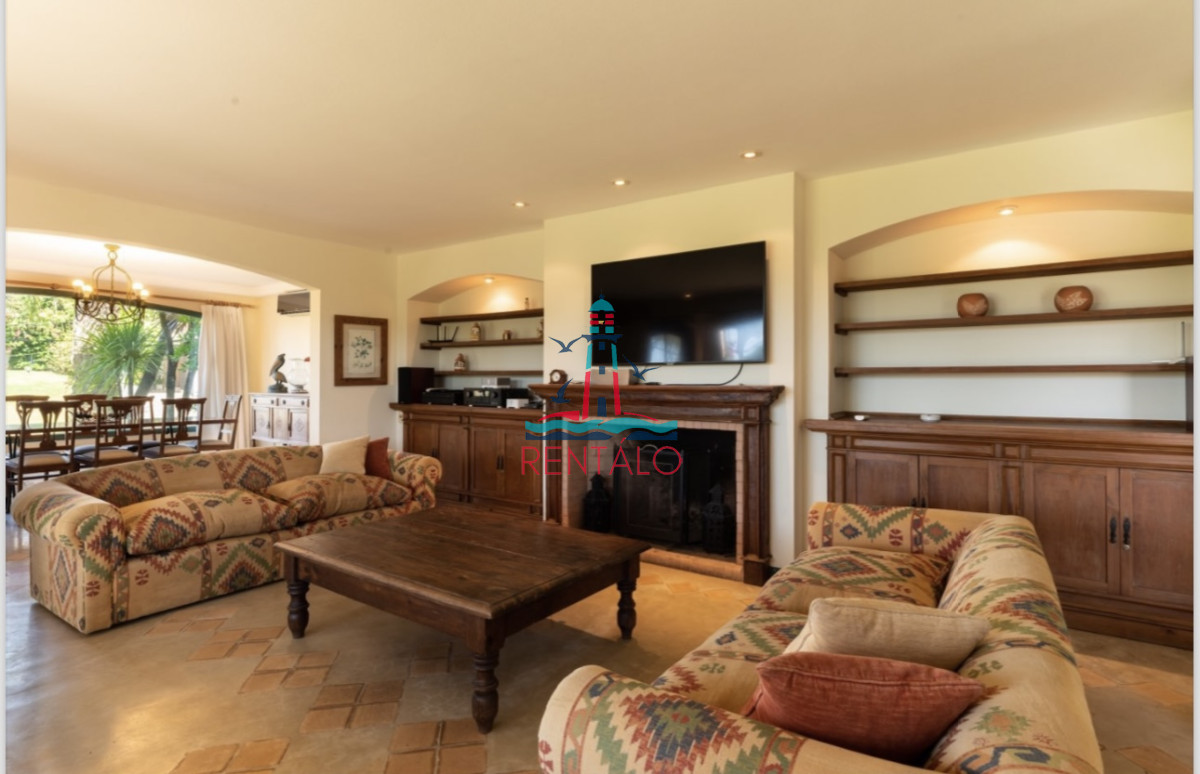 Casa ID.512 - casa en alquiler de temporada en punta del este 4  dormitorios mas dependencia y piscina en Montoya