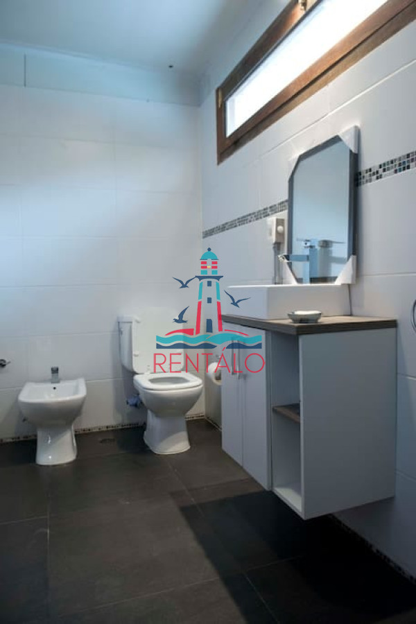 Casa ID.109 - En venta Casa de 2 Dormitorios, Piscina Climatizada y Parrillero en La Barra, Alquiler Anual e Invernal