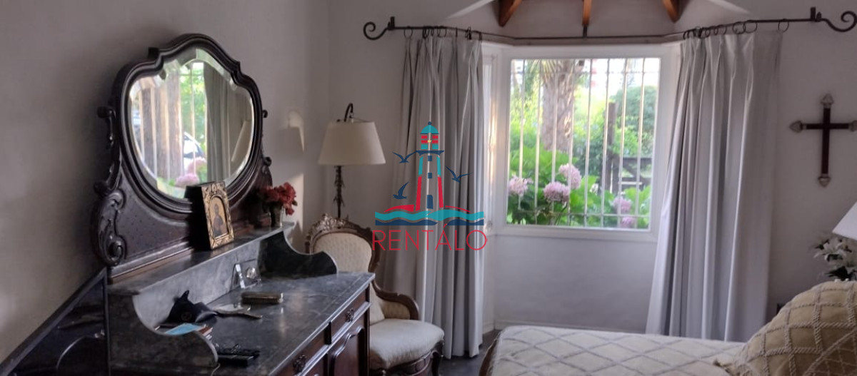 Casa ID.469 - Casa de 3 Dormitorios más Dependencia y Piscina, en Aidy Grill Punta del Este, Ubicada a pasos del Mar