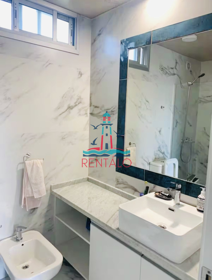 Casa ID.472 - Moderna Casa de 4 Dormitorios y Piscina Climatizada en Barrio Privado, Punta del Este
