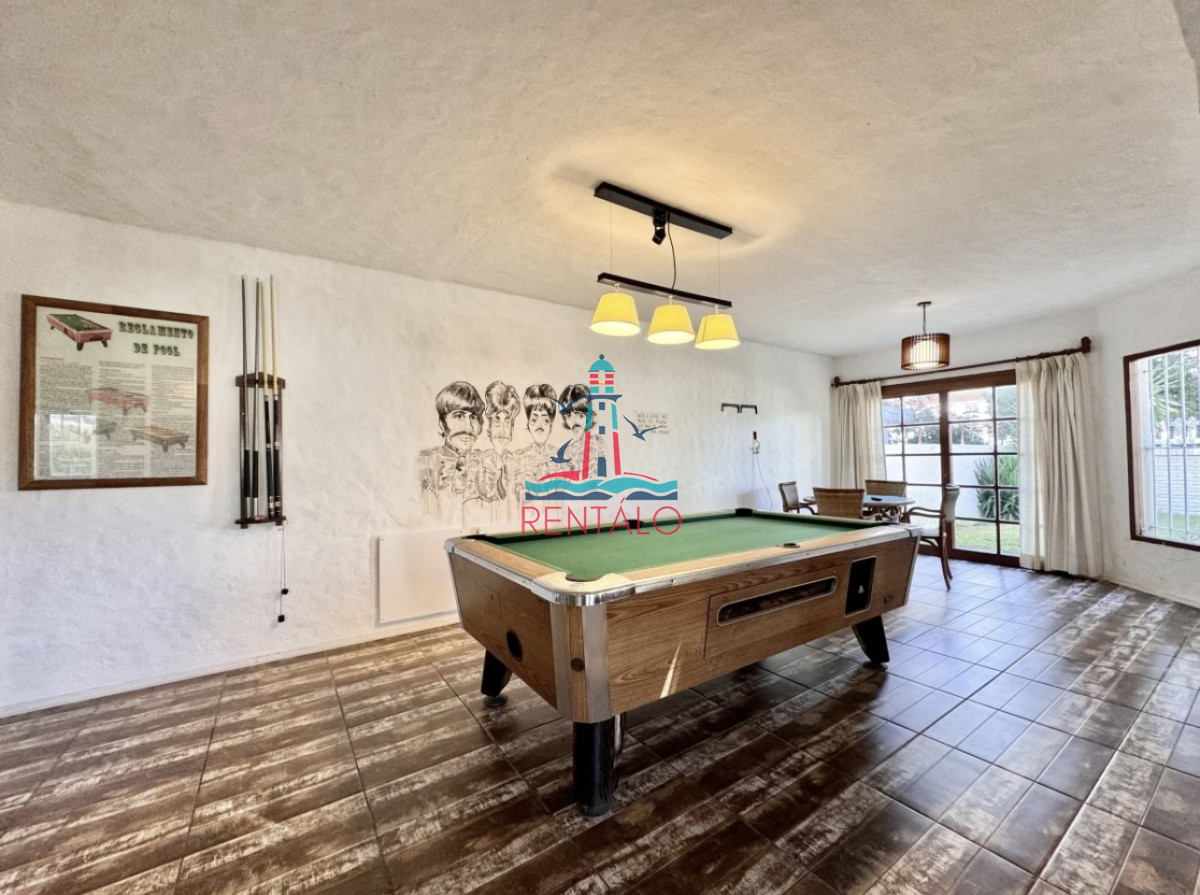 Casa ID.423 - Moderna Casa de 4 Dormitorios en Playa Mansa a 150 metros del Mar
