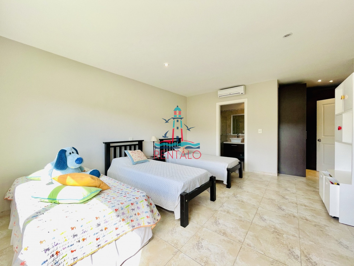 Casa ID.505 - Excelente Casa de 4 Dormitorios, Piscina Climatizada y Barbacoa en Pinares, Punta del Este