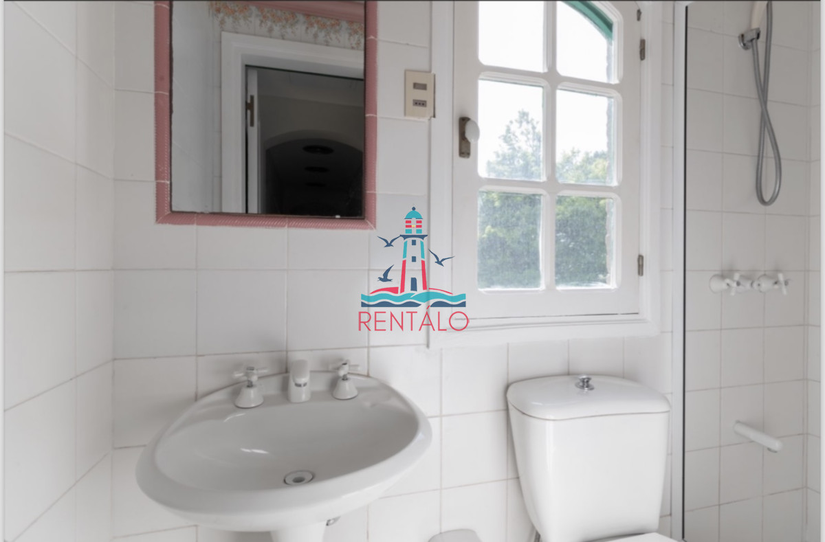 Casa ID.512 - casa en alquiler de temporada en punta del este 4  dormitorios mas dependencia y piscina en Montoya