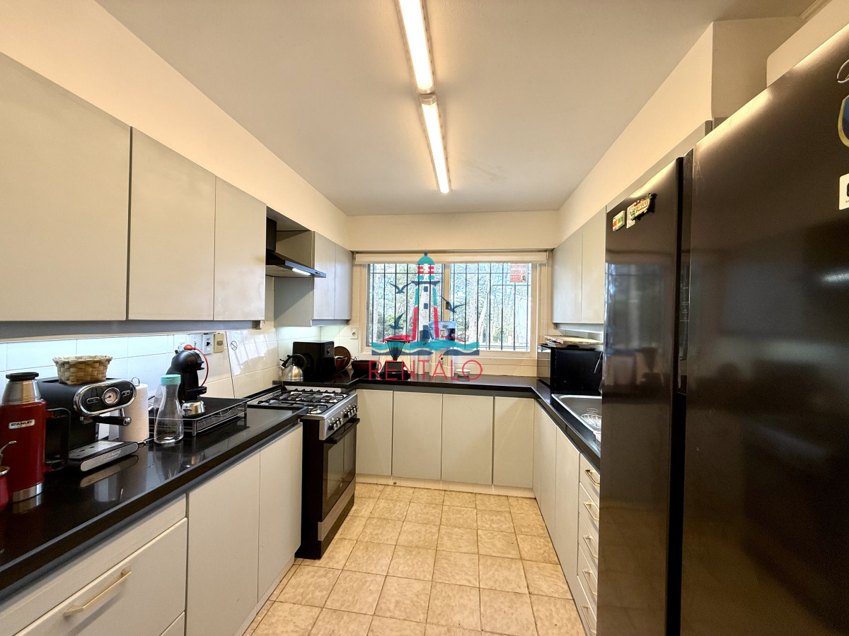Casa ID.606 - Casa en alquiler de temporada con 4 suites más dependencia en 4500 m2 piscina y parrillero 