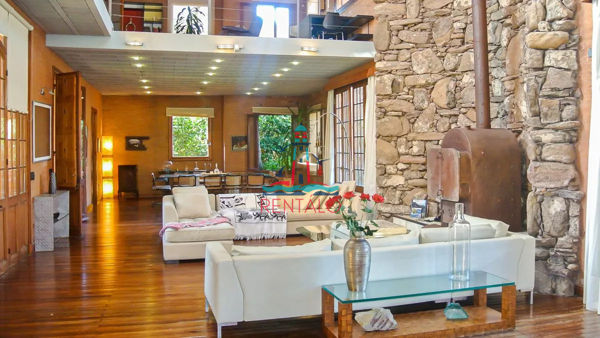 Casa ID.730 - Casa en punta del este de 5 Dormitorios, Piscina y Barbacoa en Barrio Privado, Punta del Este