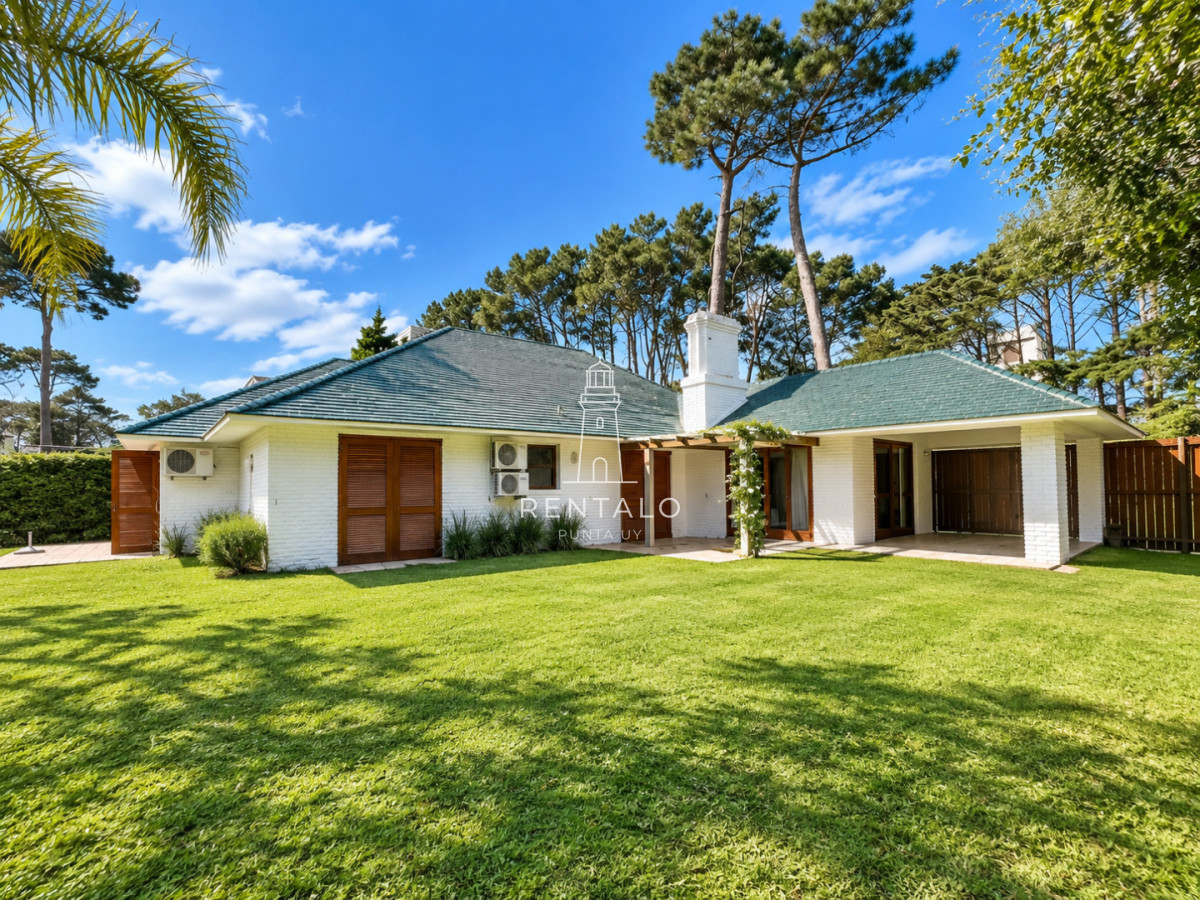Casa ID.618 - Alquiler de casa en Punta del este 3 dormitorios 
