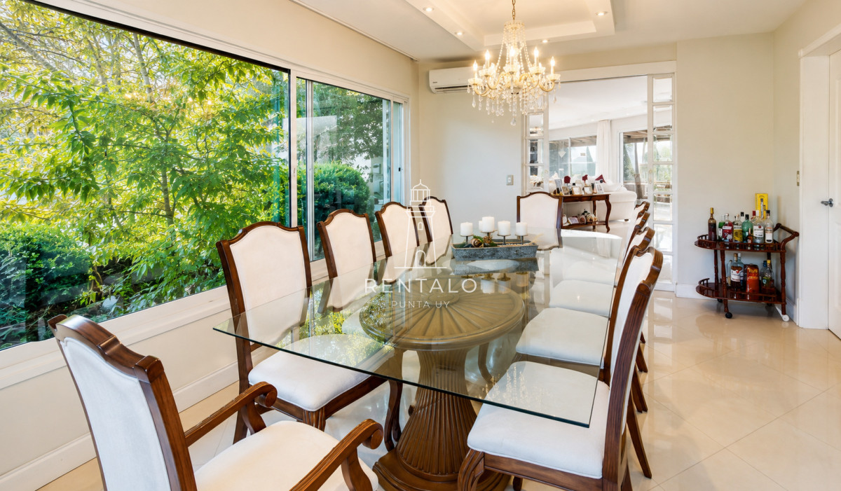 Casa ID.510 - Casa de 5 dormitorios en Punta del este barrio La arbolada