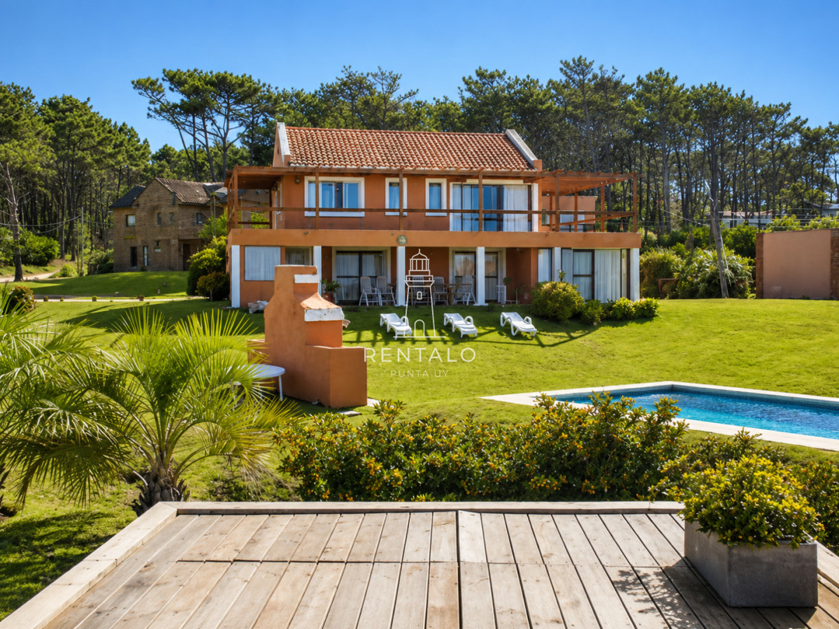 Casa ID.1221 - Excelente Casa de 4 Dormitorios con Vista al Mar y Piscina en Montoya, La Barra