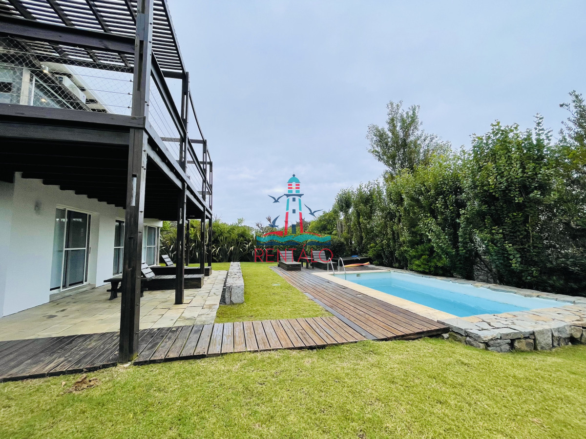 Casa ID.237 - Casa en venta de 5 Dormitorios en Manantiales, Punta del Este