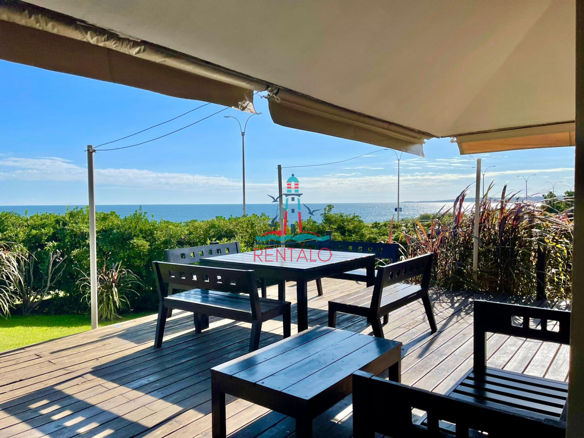 Casa ID.113 - Venta Casa de 4 Dormitorios Frente a Playa Mansa - Punta del Este