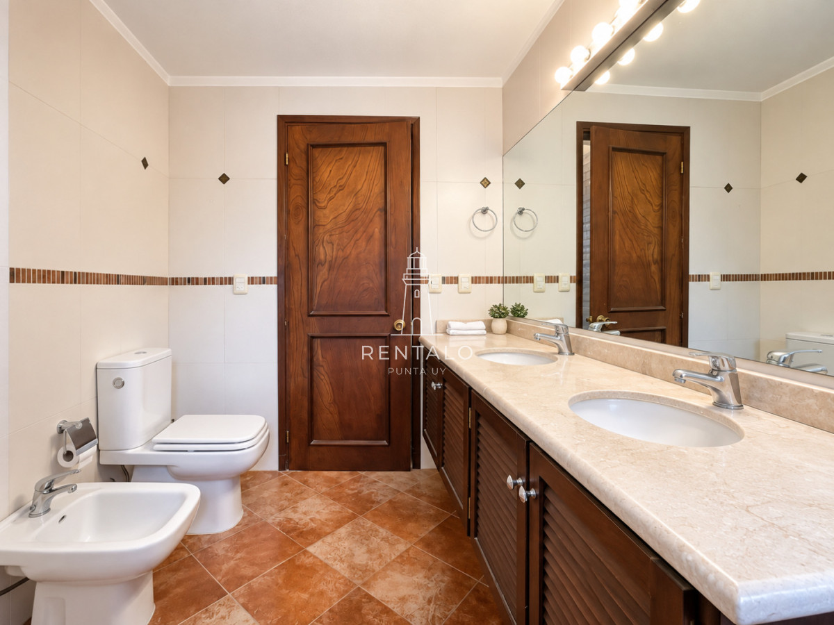 Casa ID.618 - Alquiler de casa en Punta del este 3 dormitorios 