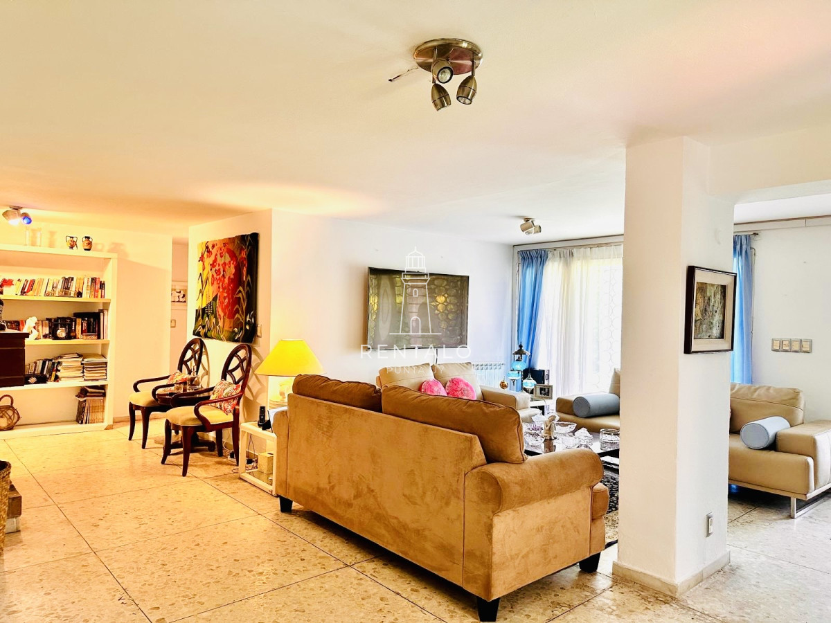 Casa ID.722 - Alquiler de casa temporal en Punta del este de 3 dormitorios en playa mansa, Punta del Este