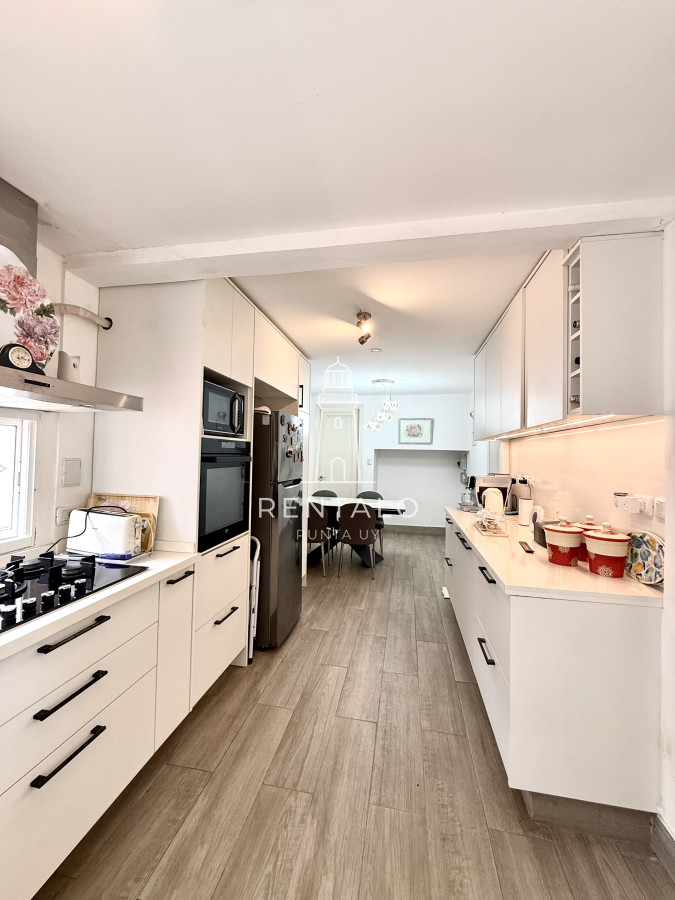 Casa ID.722 - Alquiler de casa temporal en Punta del este de 3 dormitorios en playa mansa, Punta del Este