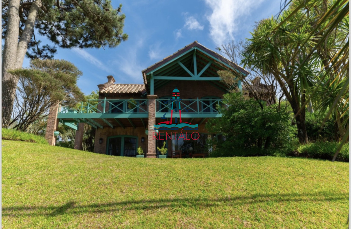 Casa ID.512 - casa en alquiler de temporada en punta del este 4  dormitorios mas dependencia y piscina en Montoya
