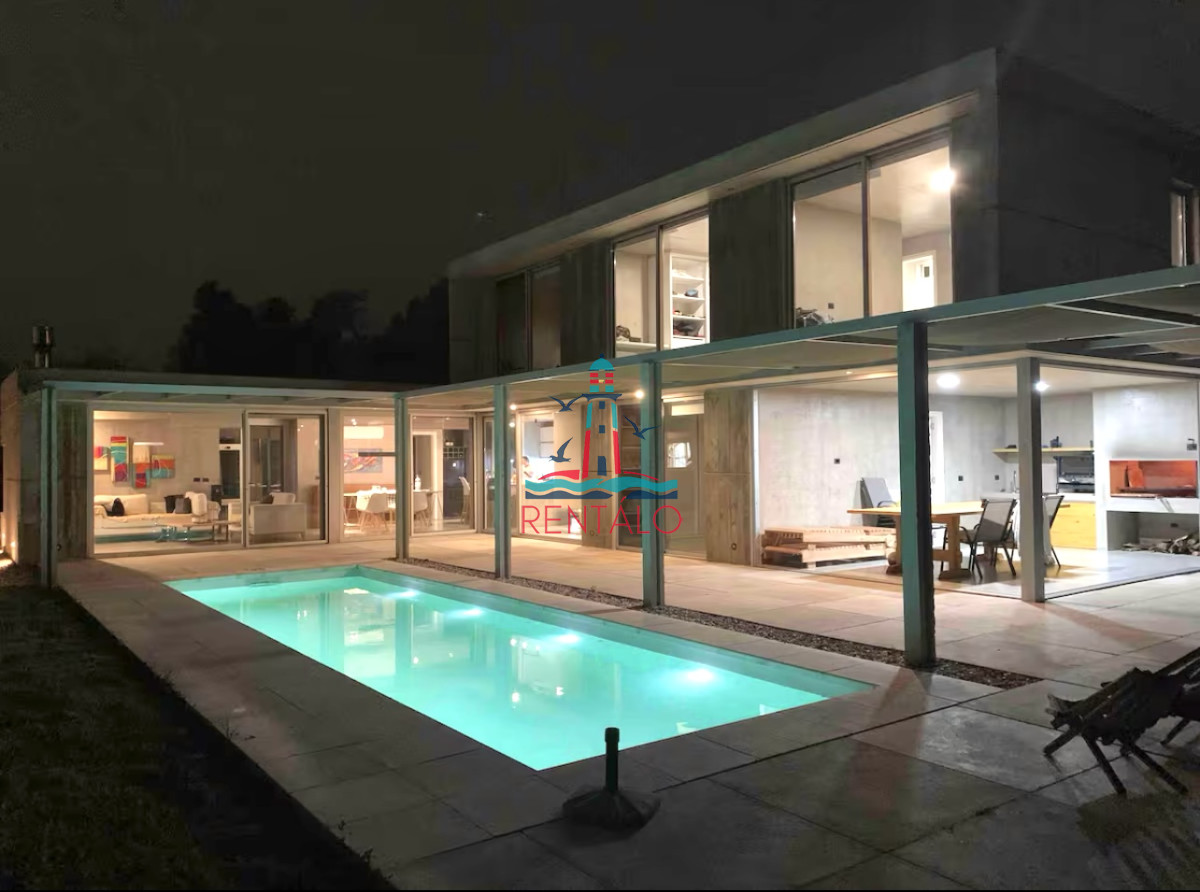 Casa ID.472 - Moderna Casa de 4 Dormitorios y Piscina Climatizada en Barrio Privado, Punta del Este