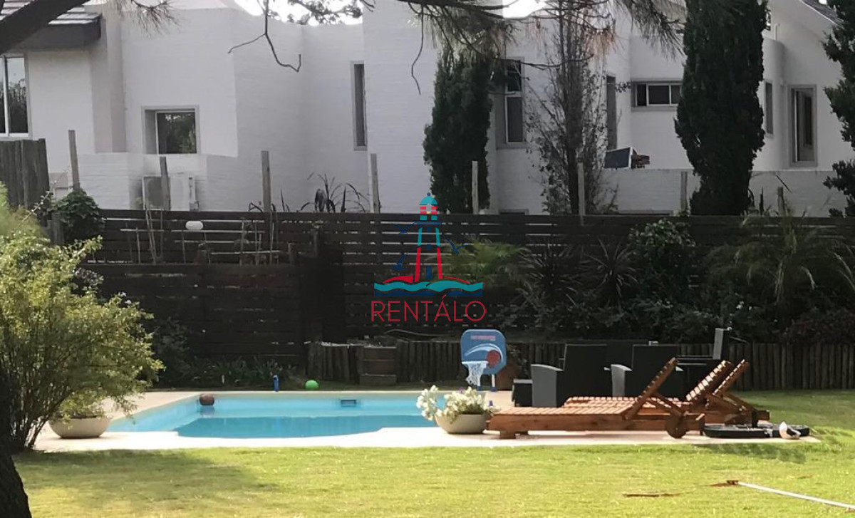 Casa ID.510 - Casa de 5 dormitorios en Punta del este barrio La arbolada