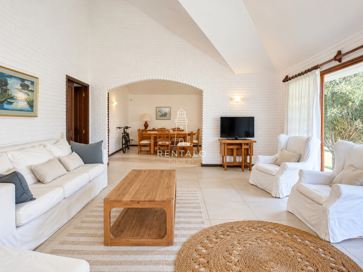 Casa ID.618 - Alquiler de casa en Punta del este 3 dormitorios 