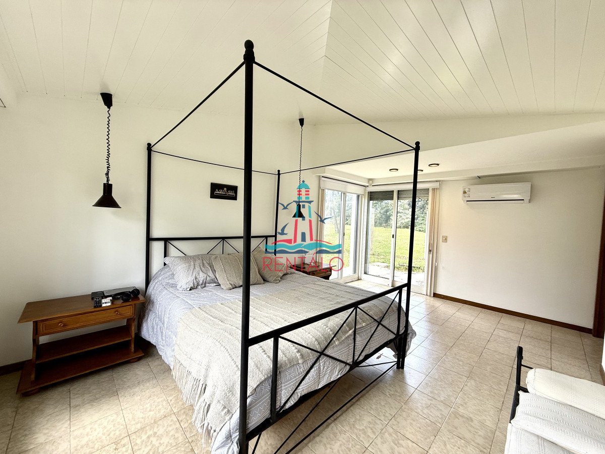Casa ID.606 - Casa en alquiler de temporada con 4 suites más dependencia en 4500 m2 piscina y parrillero 