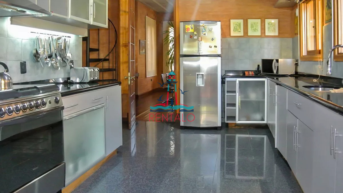 Casa ID.730 - Casa en punta del este de 5 Dormitorios, Piscina y Barbacoa en Barrio Privado, Punta del Este