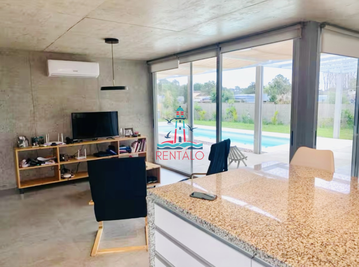 Casa ID.472 - Moderna Casa de 4 Dormitorios y Piscina Climatizada en Barrio Privado, Punta del Este