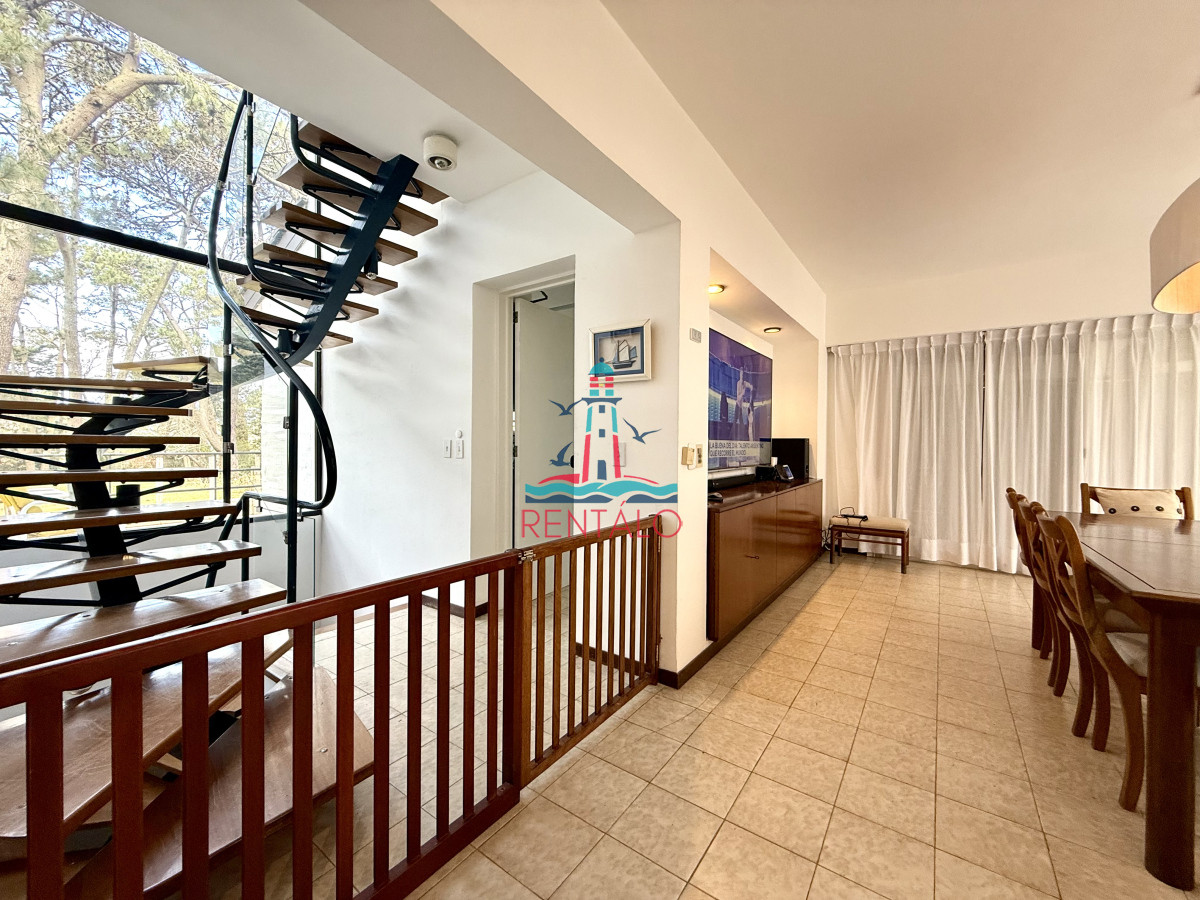 Casa ID.606 - Casa en alquiler de temporada con 4 suites más dependencia en 4500 m2 piscina y parrillero 