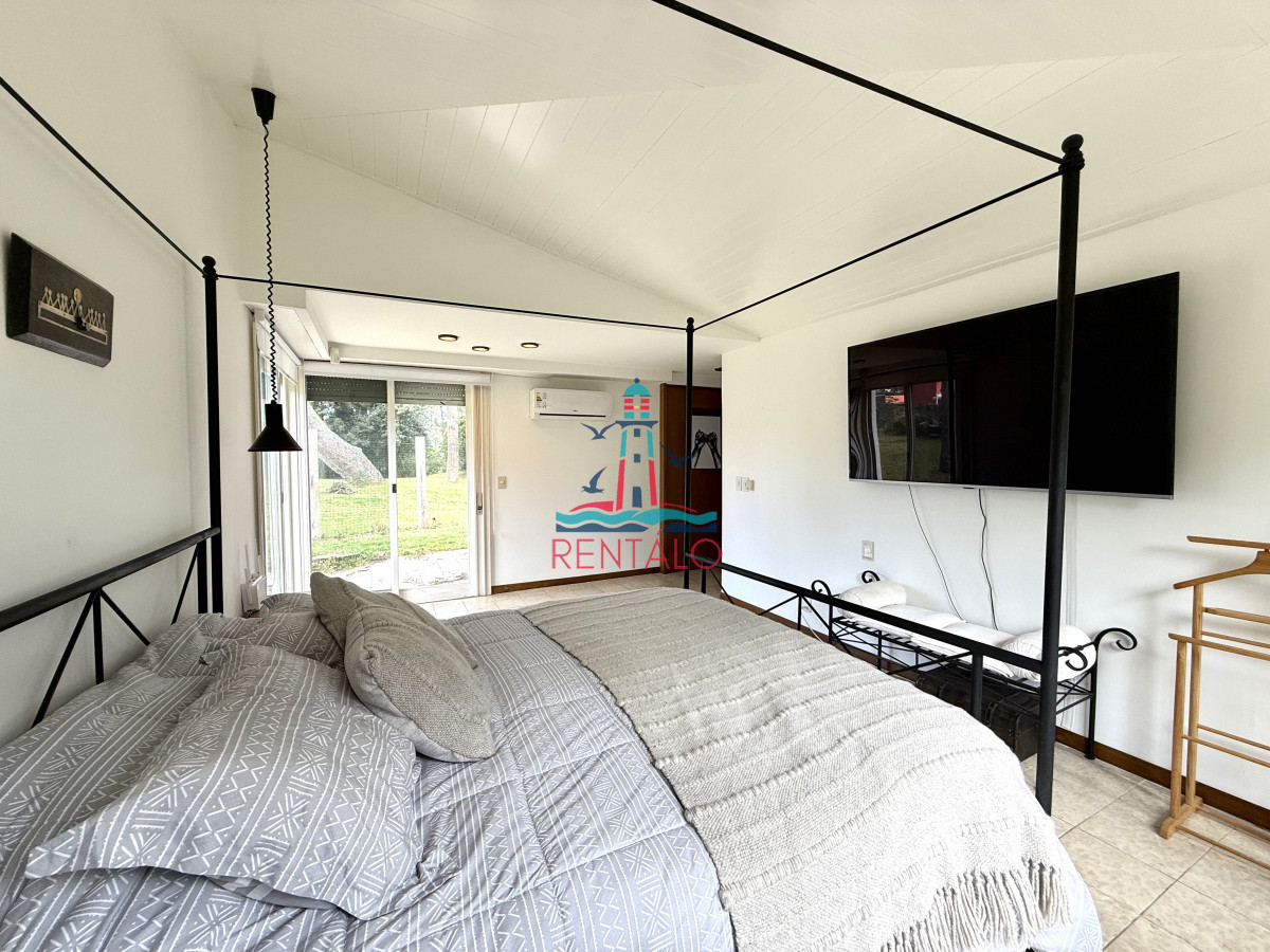 Casa ID.606 - Casa en alquiler de temporada con 4 suites más dependencia en 4500 m2 piscina y parrillero 