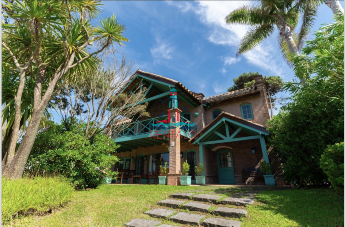 Casa ID.512 - casa en alquiler de temporada en punta del este 4  dormitorios mas dependencia y piscina en Montoya