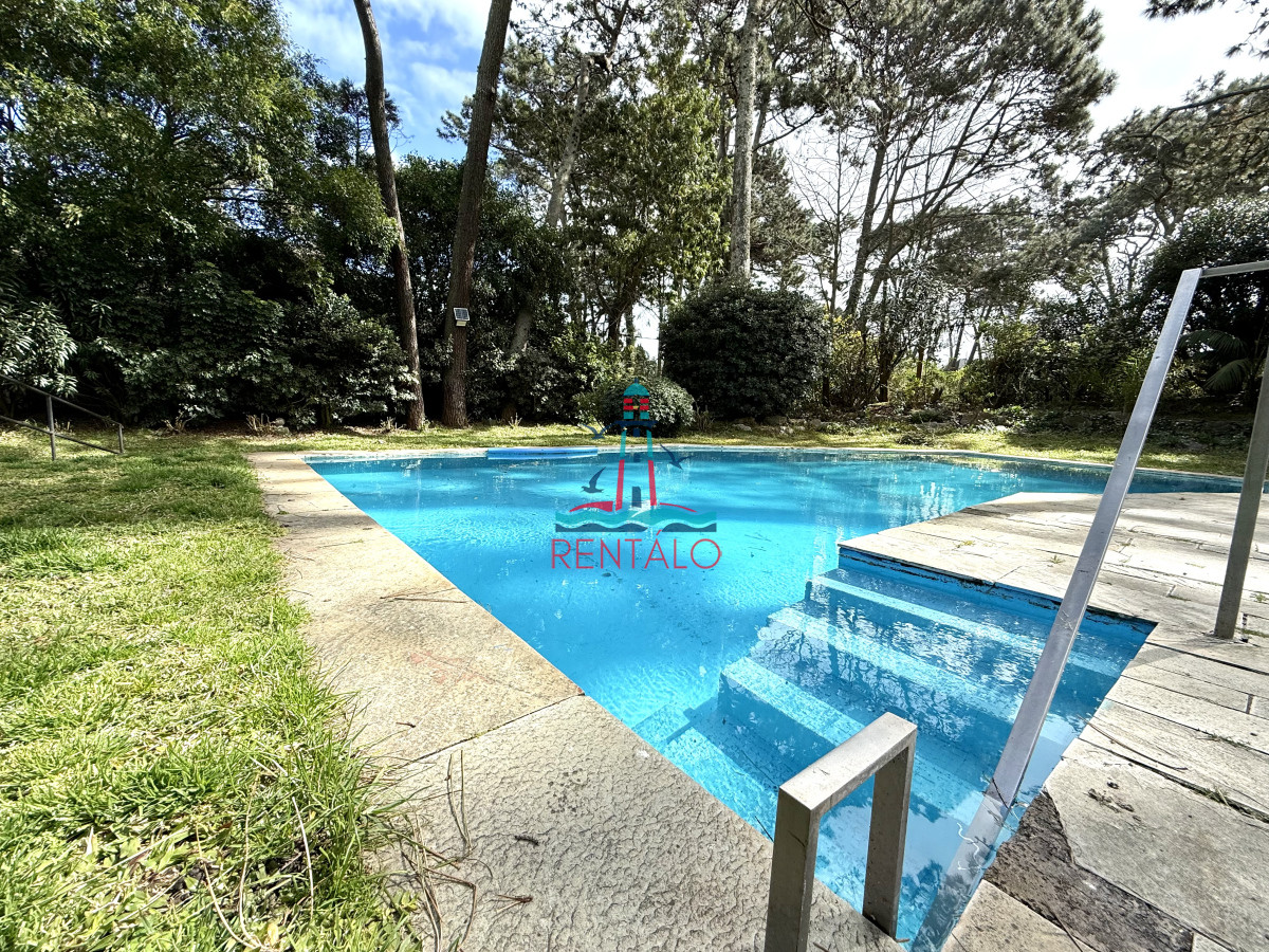 Casa ID.606 - Casa en alquiler de temporada con 4 suites más dependencia en 4500 m2 piscina y parrillero 