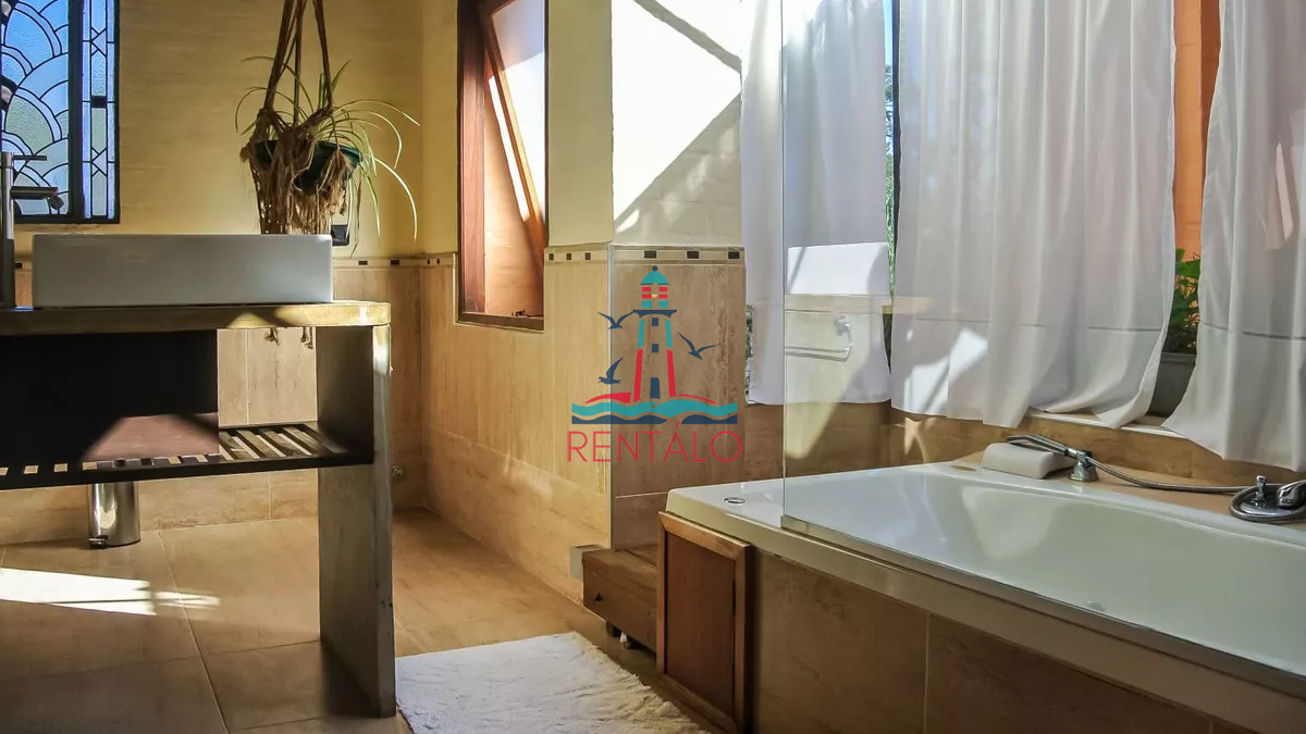 Casa ID.730 - Casa en punta del este de 5 Dormitorios, Piscina y Barbacoa en Barrio Privado, Punta del Este