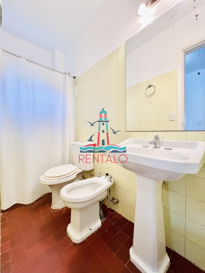 Casa ID.231 - Alquiler Anual, Casa de 4 Dormitorios, Parrillero y Piscina a pocos metros del Mar, Playa Mansa