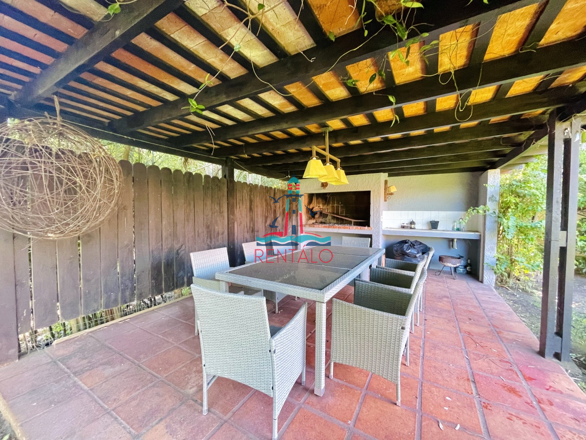 Casa ID.303 - Casa de 5 dormitorios en venta Punta del este 