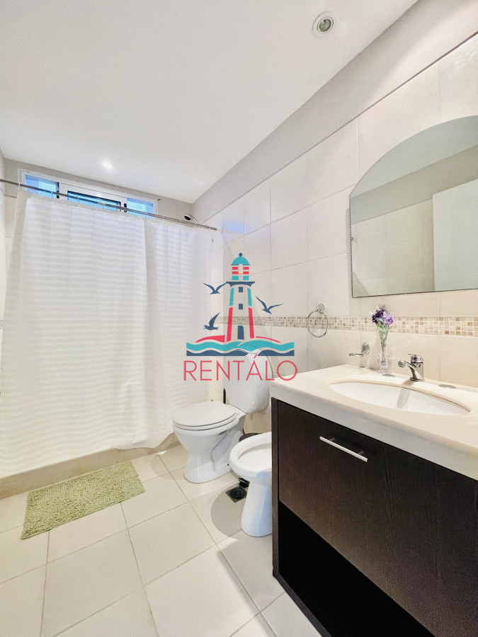 Casa ID.505 - Excelente Casa de 4 Dormitorios, Piscina Climatizada y Barbacoa en Pinares, Punta del Este