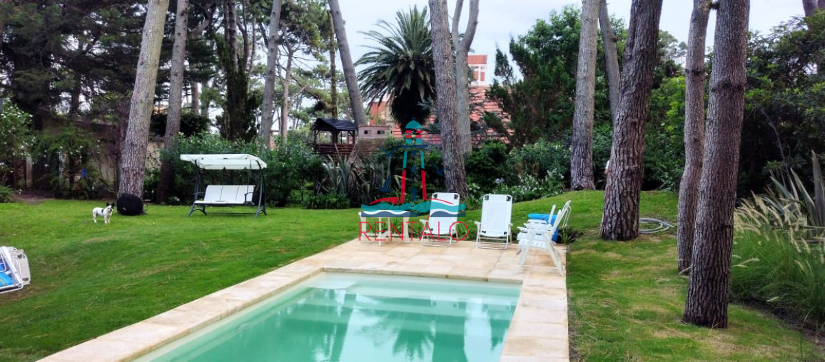 Casa ID.469 - Casa de 3 Dormitorios más Dependencia y Piscina, en Aidy Grill Punta del Este, Ubicada a pasos del Mar