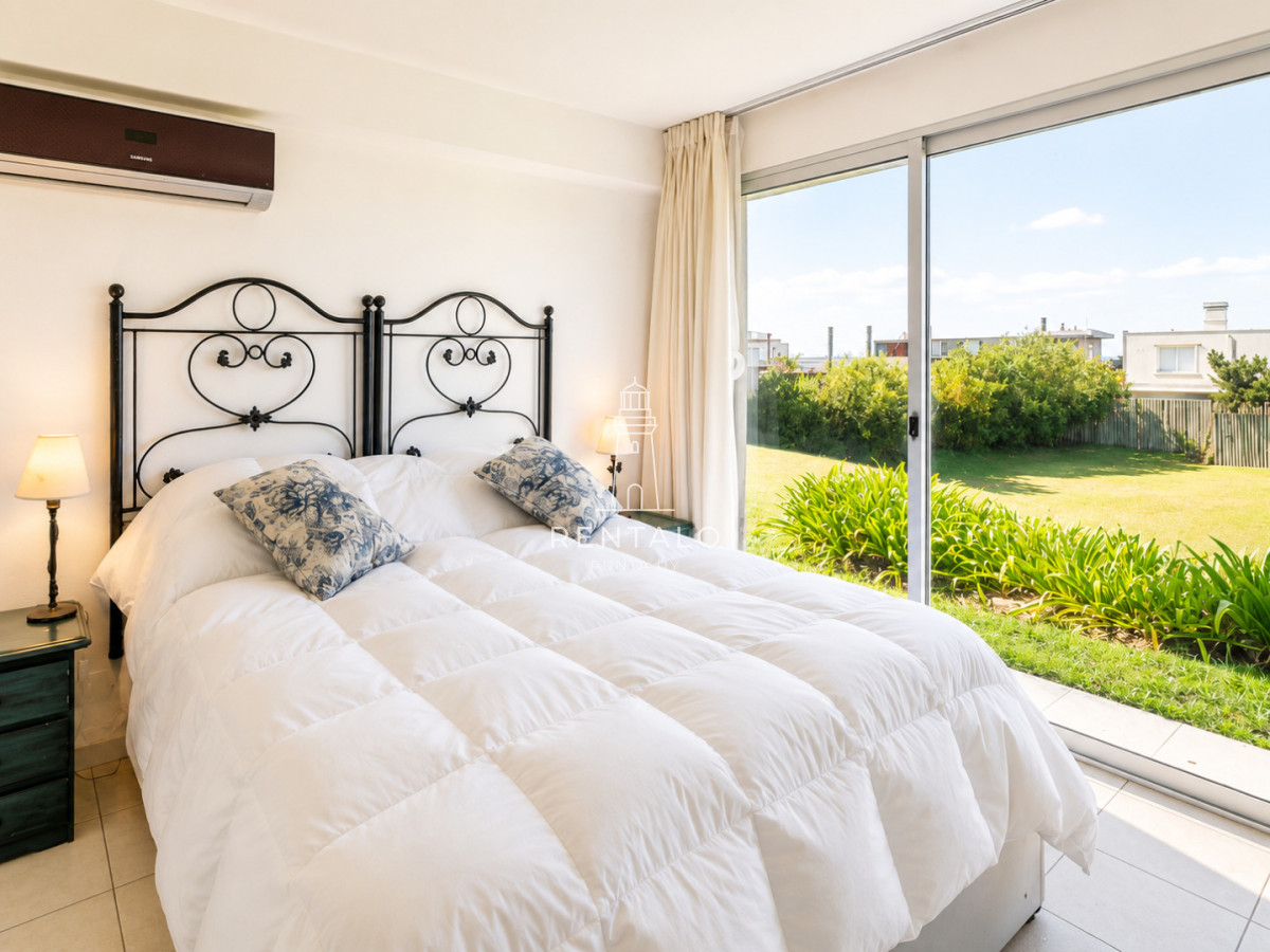 Casa ID.1221 - Excelente Casa de 4 Dormitorios con Vista al Mar y Piscina en Montoya, La Barra