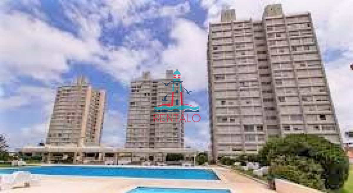 Apartamento ID.37 - Apartamento de 3 Dormitorios en Playa Mansa con Vista al Mar en Venta!