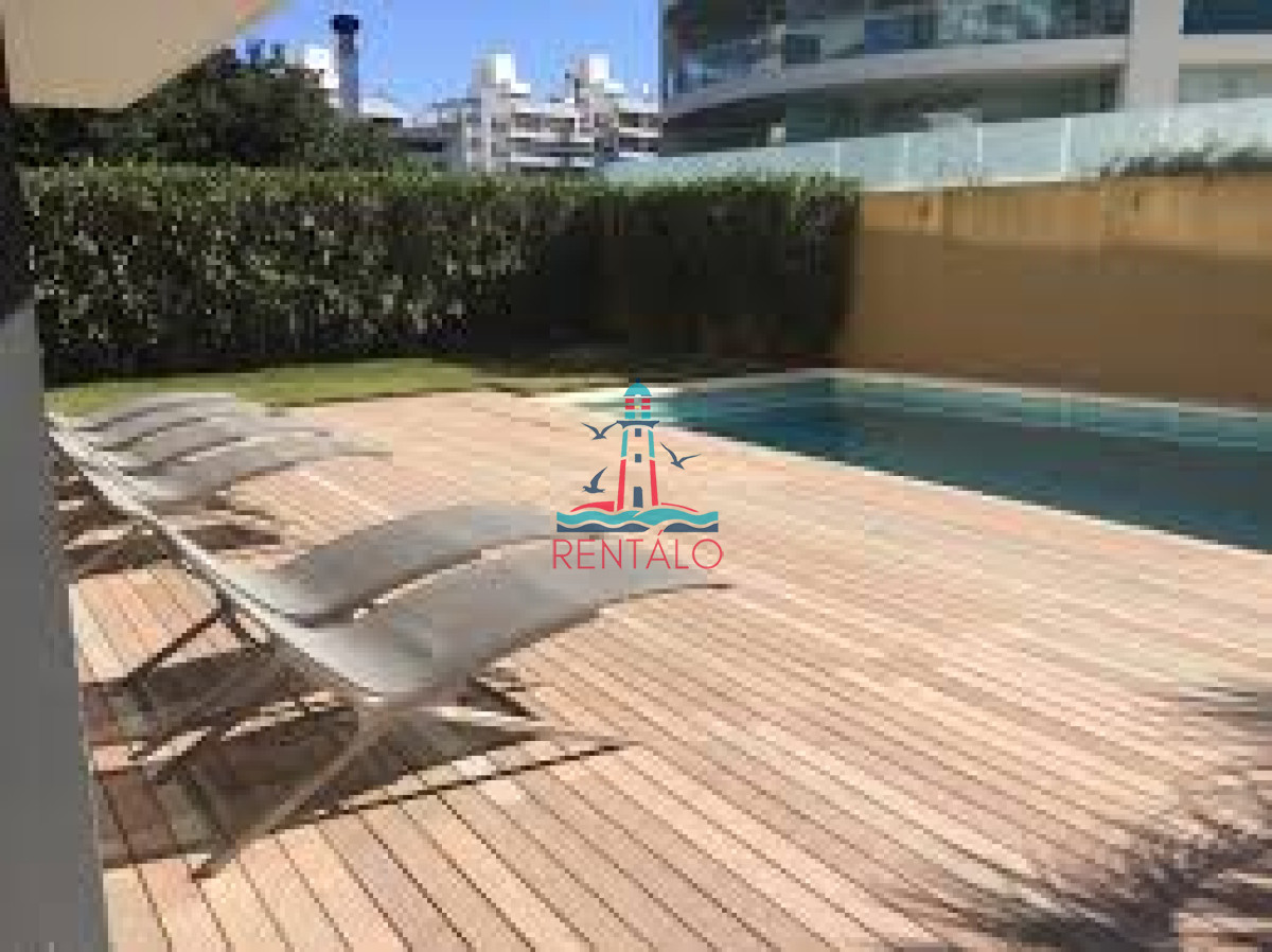 Apartamento ID.707 - Apartamento de 2 Dormitorios en Punta del este con Parrillero Frente a Playa Brava, Punta del Este