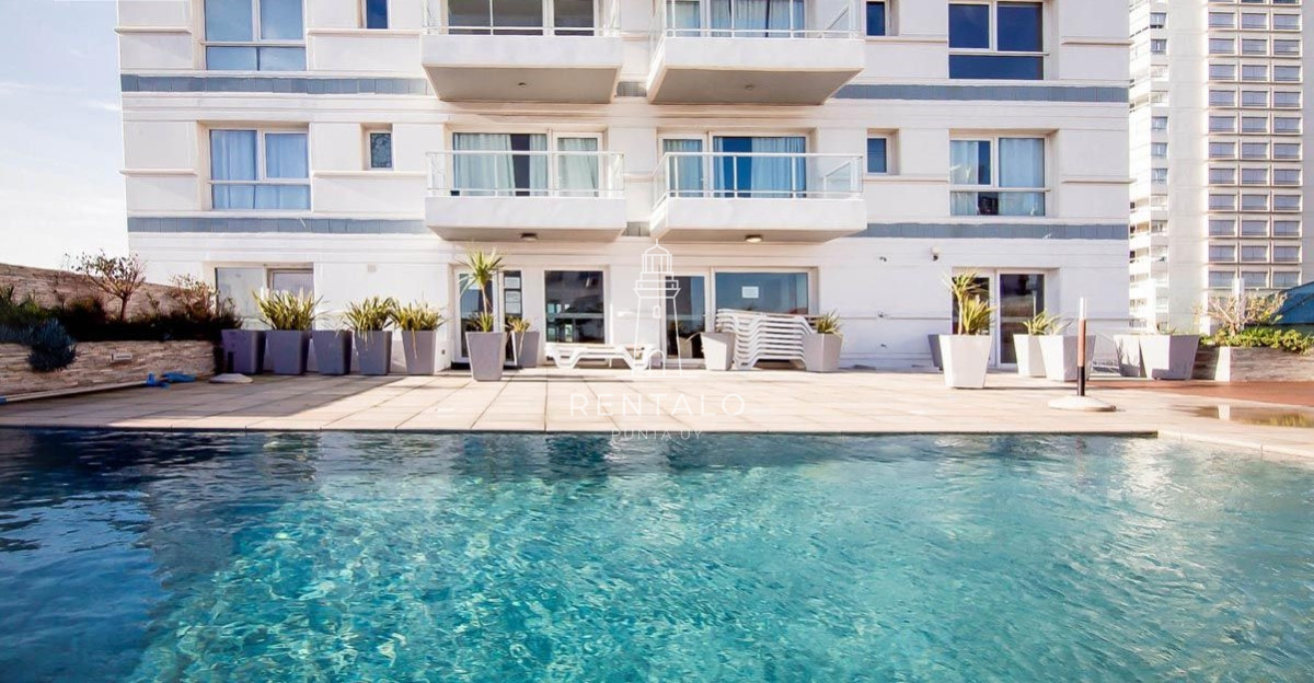 Apartamento ID.942 - Venta de apartamento de 2 Dormitorios en el corazón de la Península, Torre con servicios