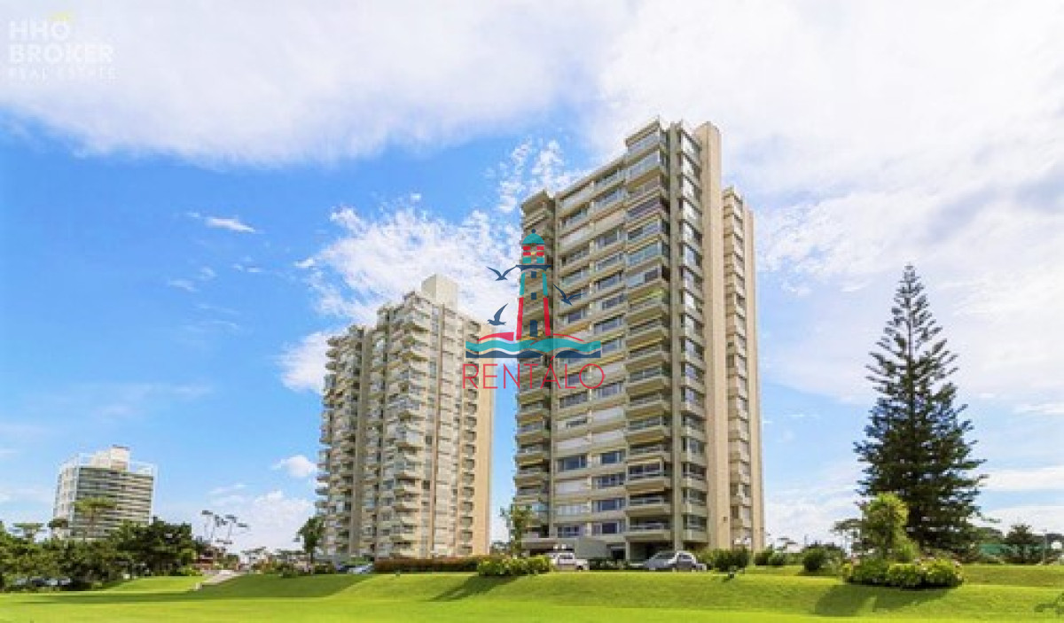 Apartamento ID.37 - Apartamento de 3 Dormitorios en Playa Mansa con Vista al Mar en Venta!