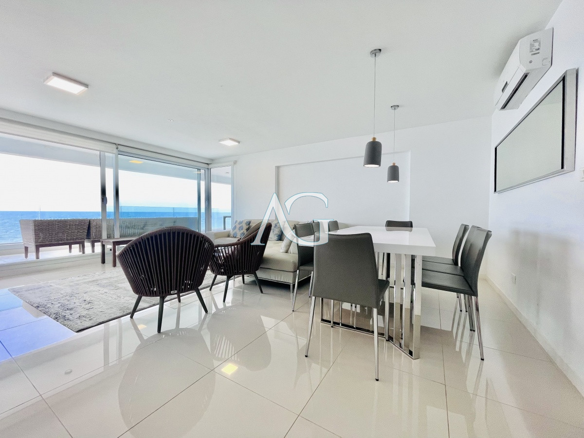 Apartamento ID.190 - Apartamento de 3 Dormitorios y Parrillero Frente al Mar, Playa Mansa