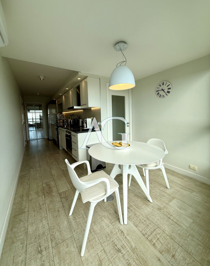 Apartamento ID.385 - Apartamento Penthouse finamente decorado de 3 dormitorios con parrillero propio en venta, Roosevelt Brava, Punta del Este
