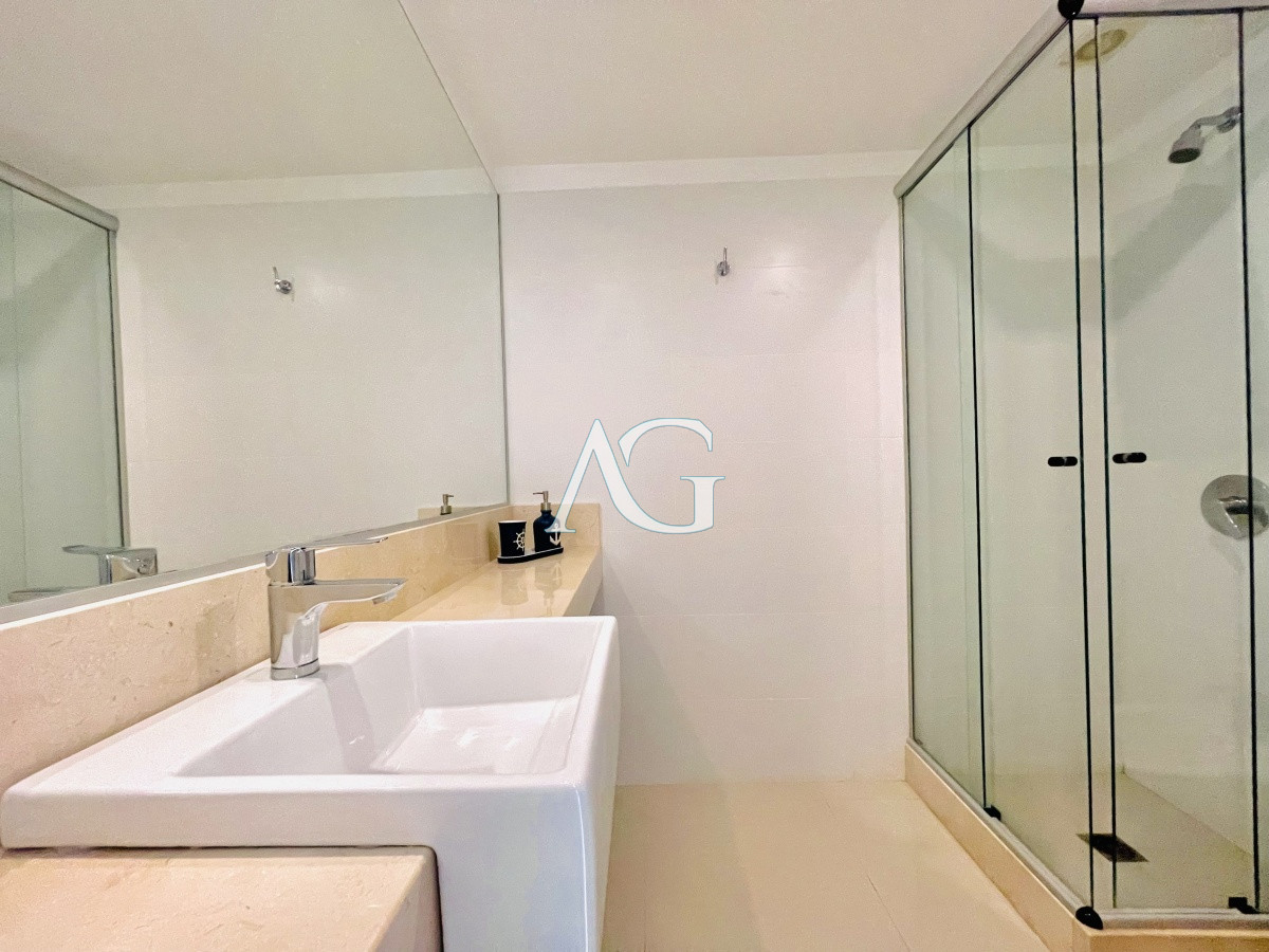 Apartamento ID.190 - Apartamento de 3 Dormitorios y Parrillero Frente al Mar, Playa Mansa