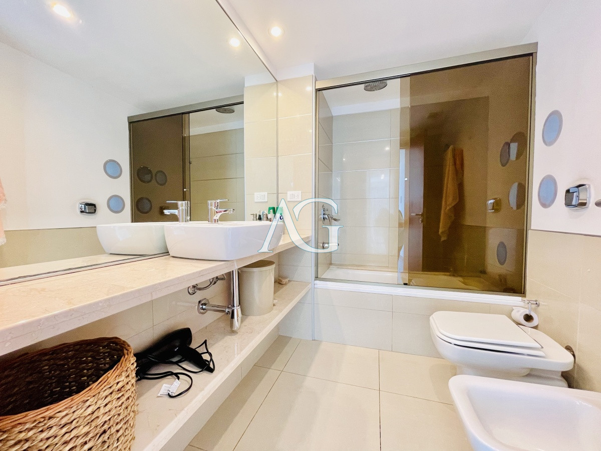 Apartamento ID.221 - Excelente Apartamento de 2 Dormitorios en Alquiler - Punta del Este