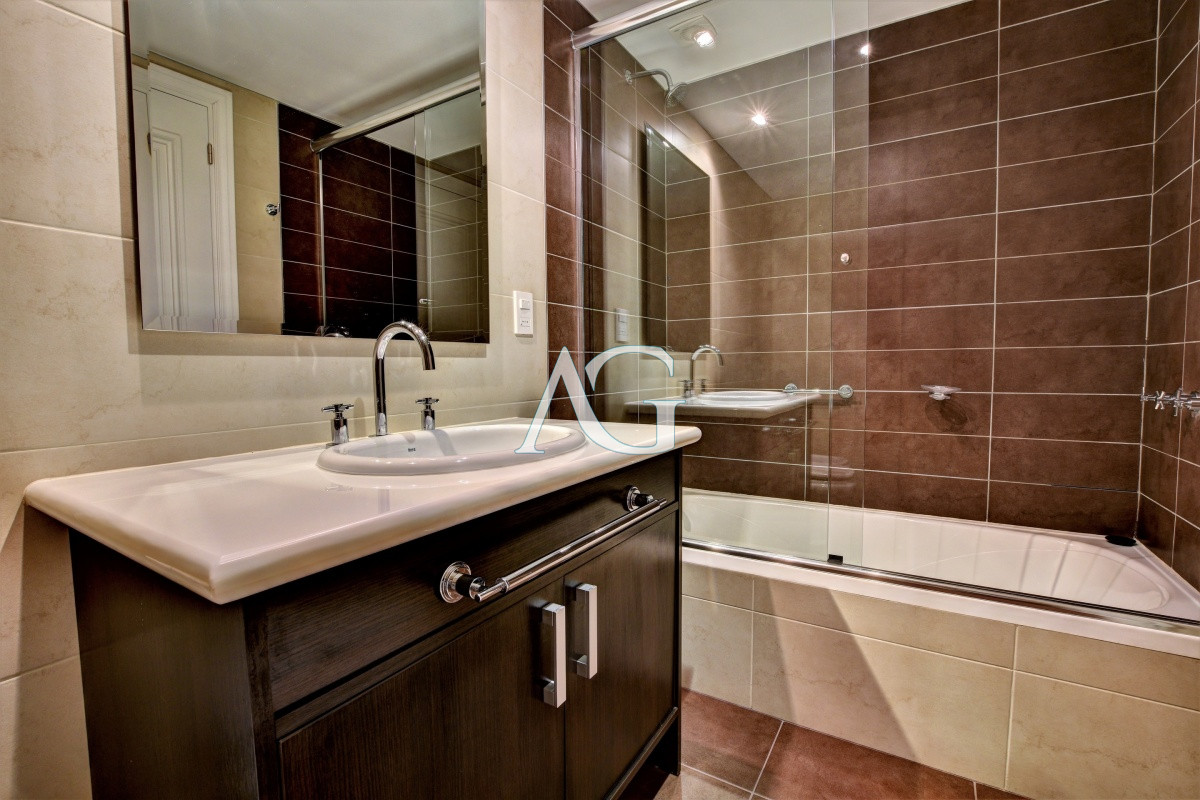 Apartamento ID.107 - Apartamento de 3 Dormitorios en Imperiale, Frente al Mar  - Oportunidad en Venta