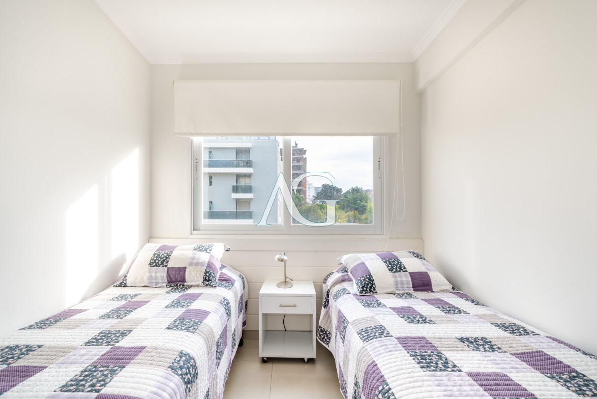 Apartamento ID.444 - Moderno Apartamento de 3 Dormitorios a Pocas Cuadras del Mar En Venta, Playa Brava